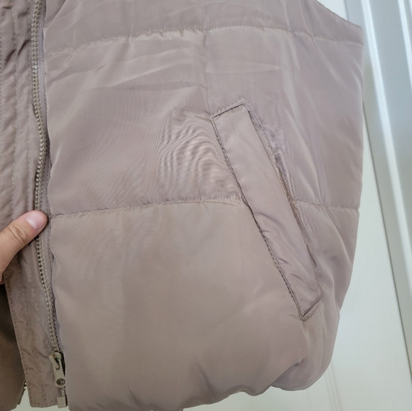 Taupe Cropped Puffer Vest - Picture 3 of 3